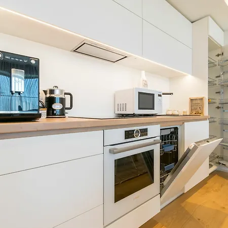 Luxury With Sauna And Old Town View Apartment